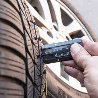 Comment trouver le sens de rotation des pneus?