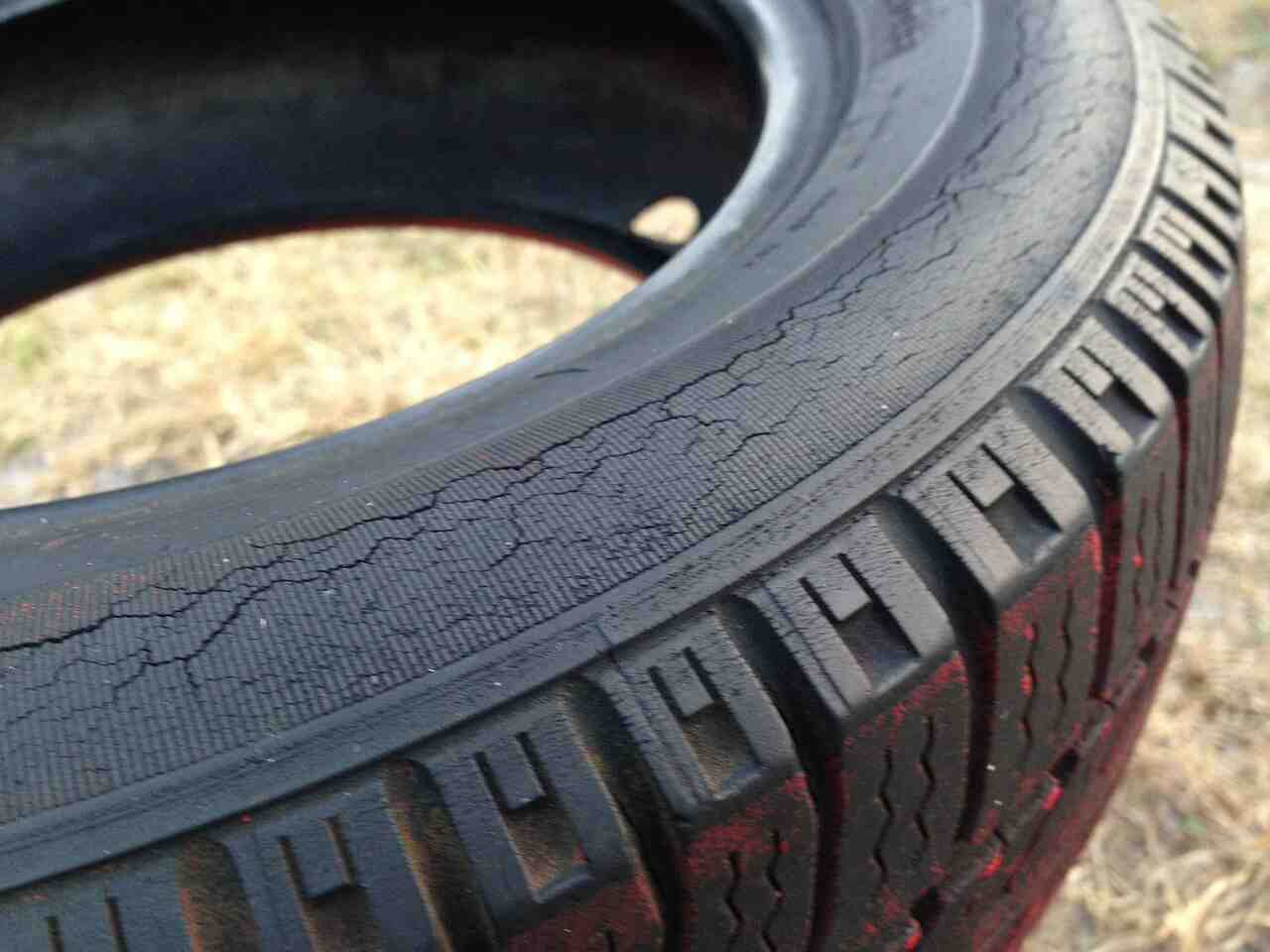 Quel pneu s'use le plus vite, avant ou arrière?