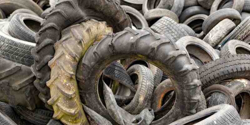 Les centres de recyclage prennent-ils les pneus?